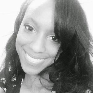 Meet your Posher, Larissa